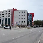 Apartment Navigatio With Parking